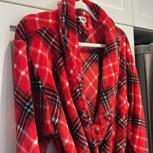 Victoria's Secret Pink Fluffy Plush Robe Red Plaid Size M/L - Picture 7 of 14